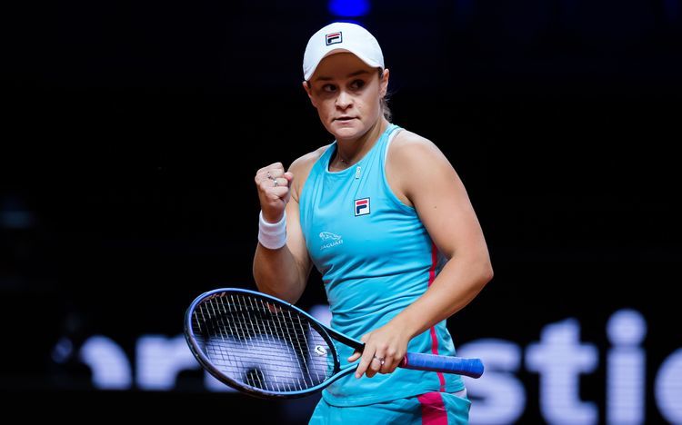 斯图加特逆转胜利，表现受到称赞的简单介绍