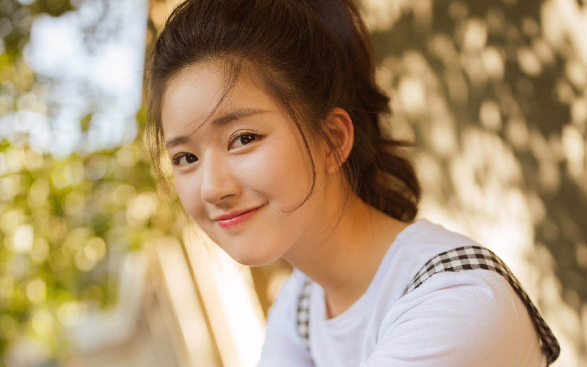 开云体育登录-无名之师与超级巨星，当安哥拉冲垮希腊，莱万在西甲德比接管一切